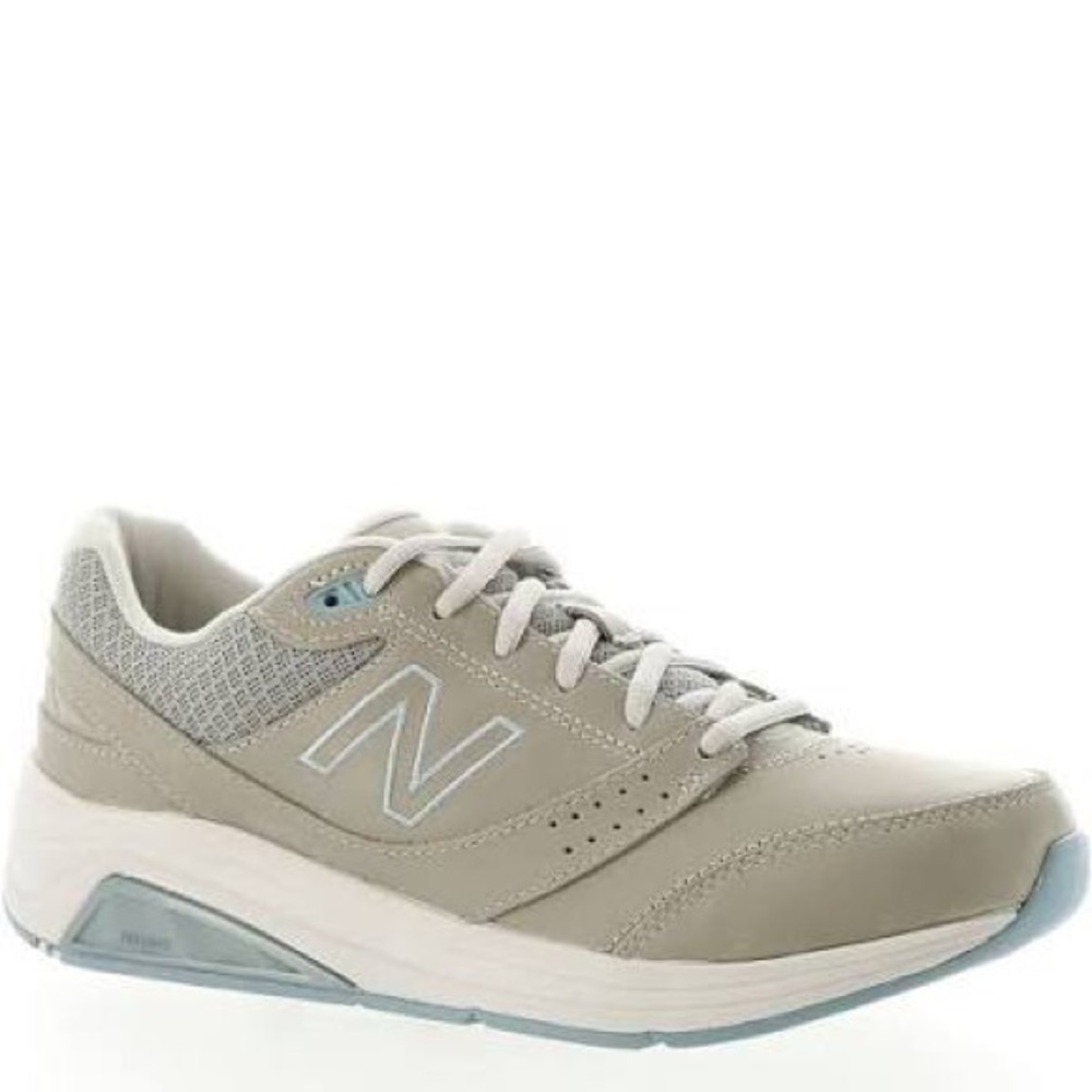 New Balance 928v3 leather woman shoes size 6.5